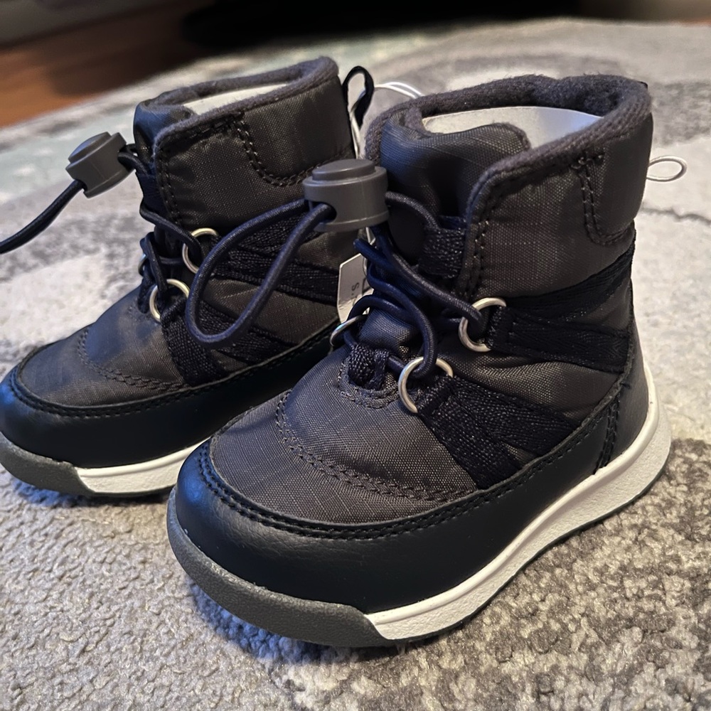 NWT! Children’s Place Winter Boots Size 4 Baby Boy